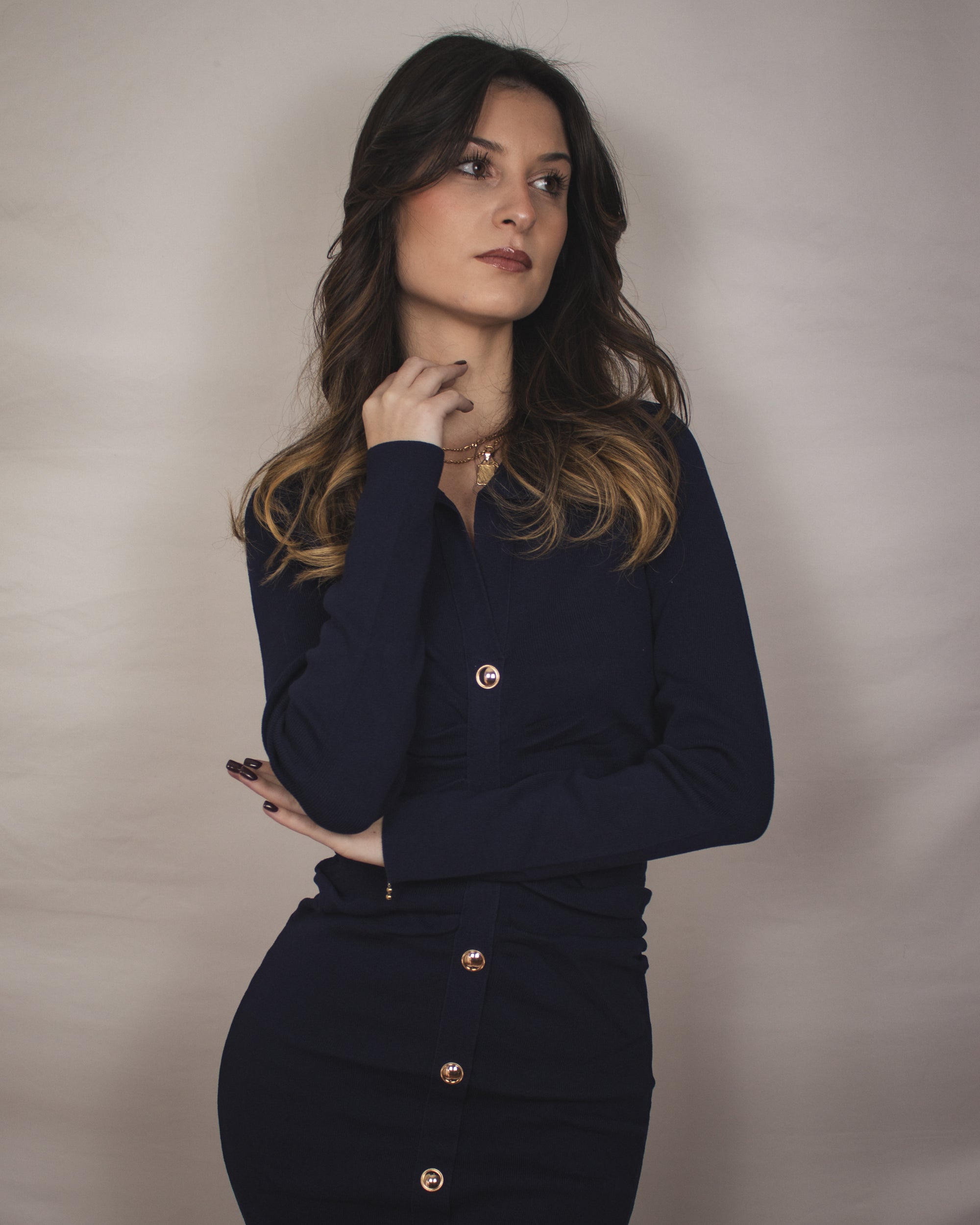 Vestido Feminino com Botões Dourados