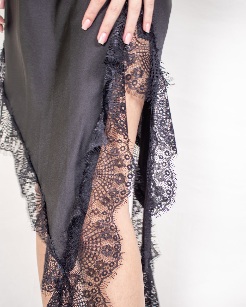 Vestido de Cetim com Renda