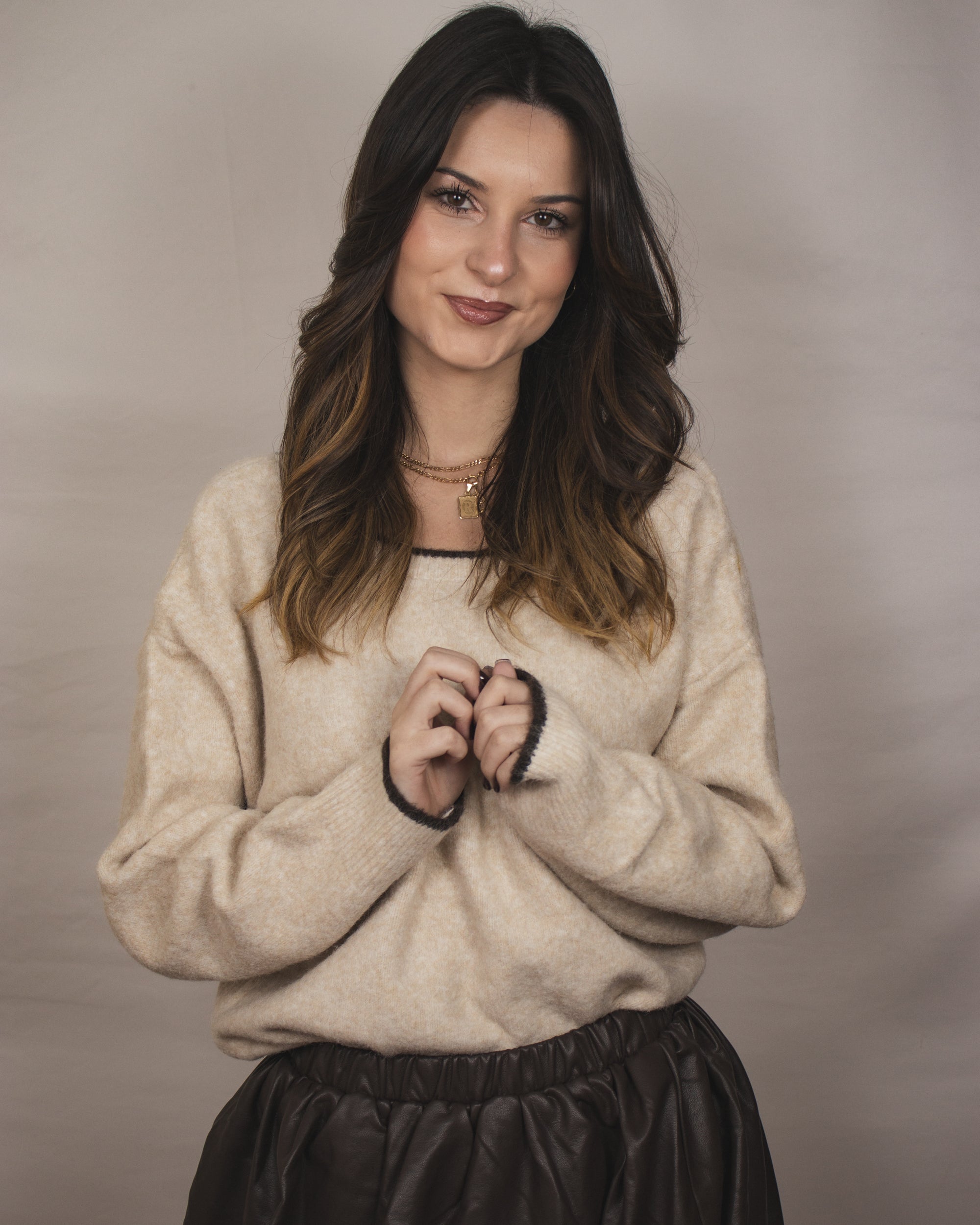 Camisola de Malha com Detalhe de Laços nas Costas