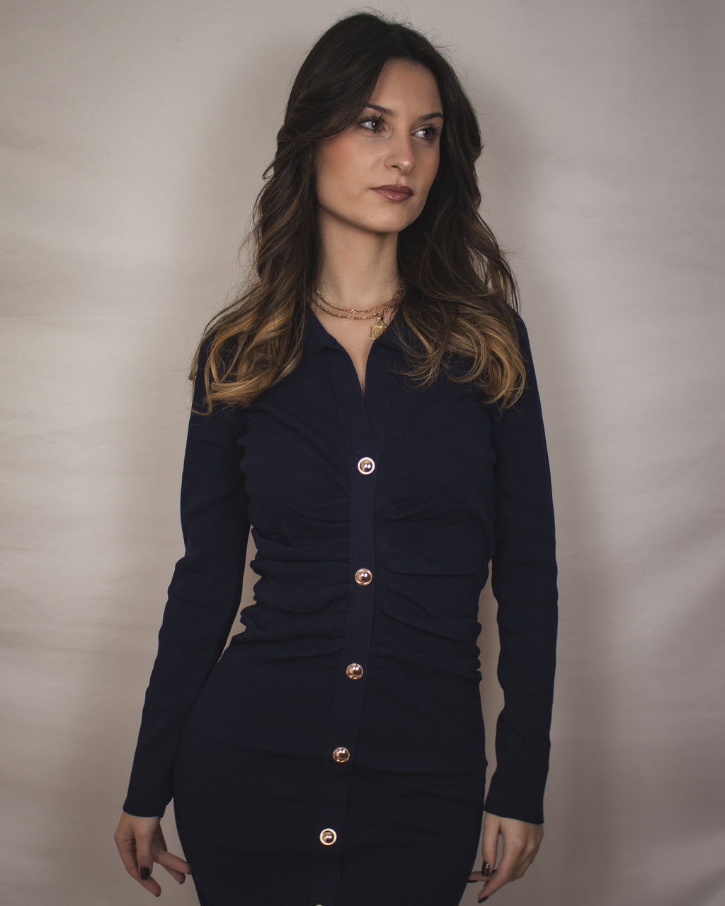 Vestido Feminino com Botões Dourados